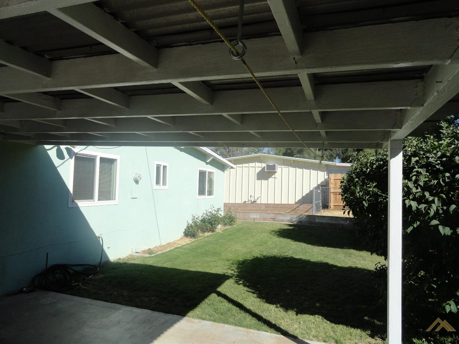 819 Beech St, Tehachapi, CA 93561 photo 3