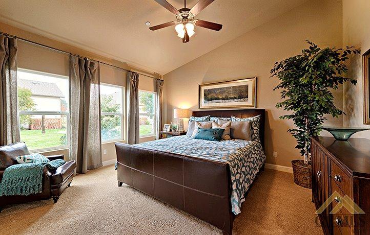 6304 Thorton Ave, Bakersfield, CA 93313 photo 9