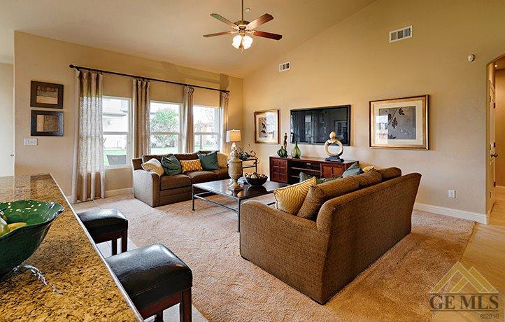 6304 Thorton Ave, Bakersfield, CA 93313 photo 8