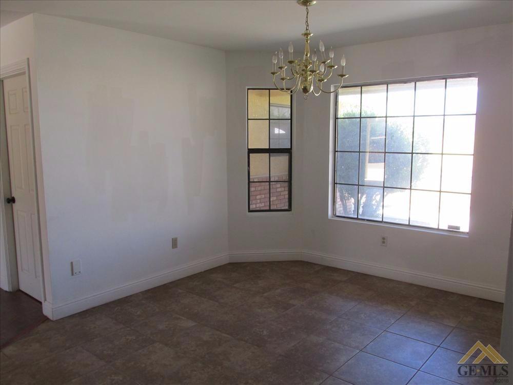 21691 Brook Dr, Tehachapi, CA 93561 photo 4