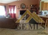 940 Hollytree Ln, Wasco, CA 93280 photo 3