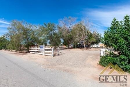 12305 Olivarez St, Taft, CA 93268 photo 2