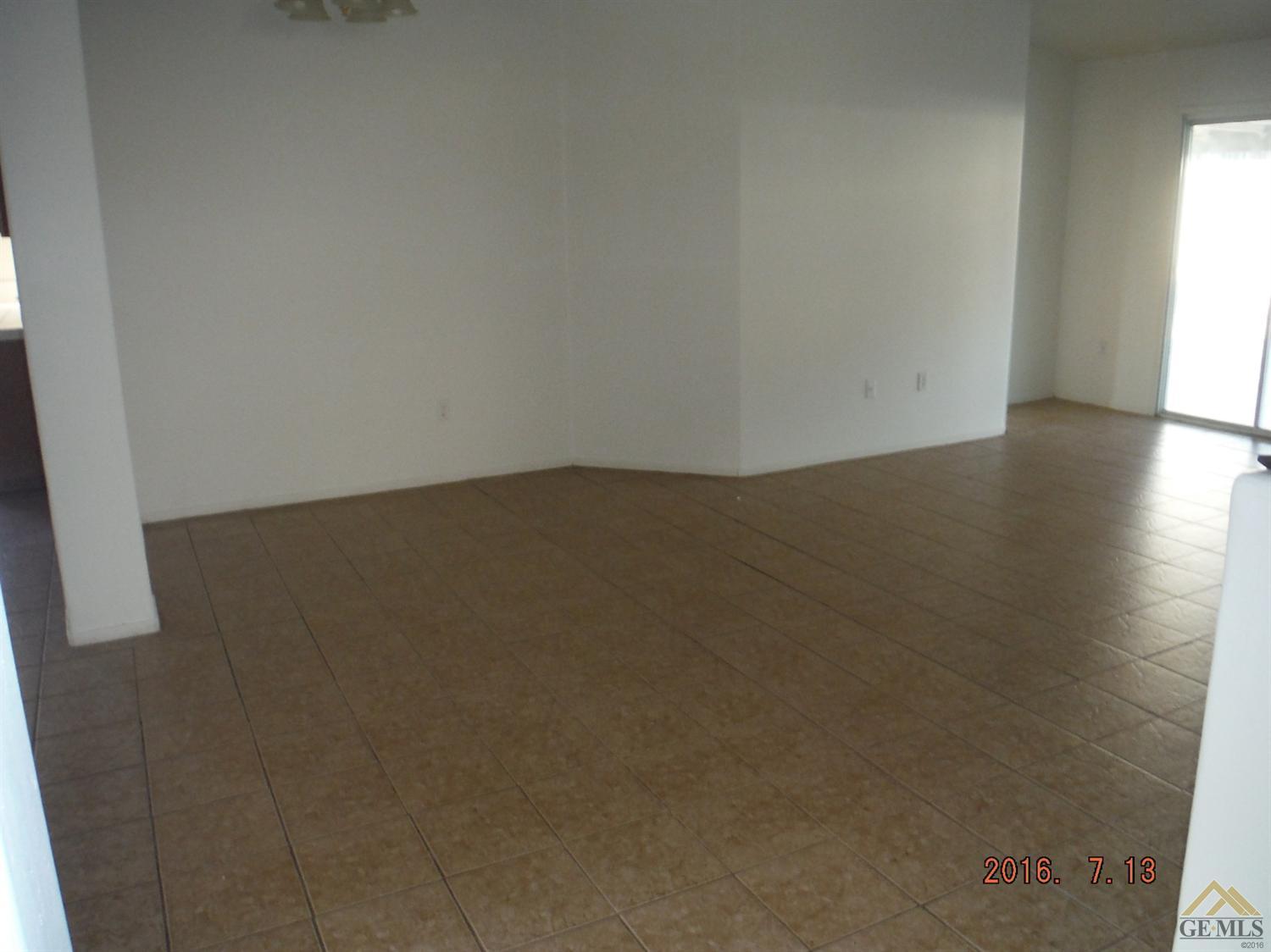 813 Fox Tree Ct, Bakersfield, CA 93306 photo 3