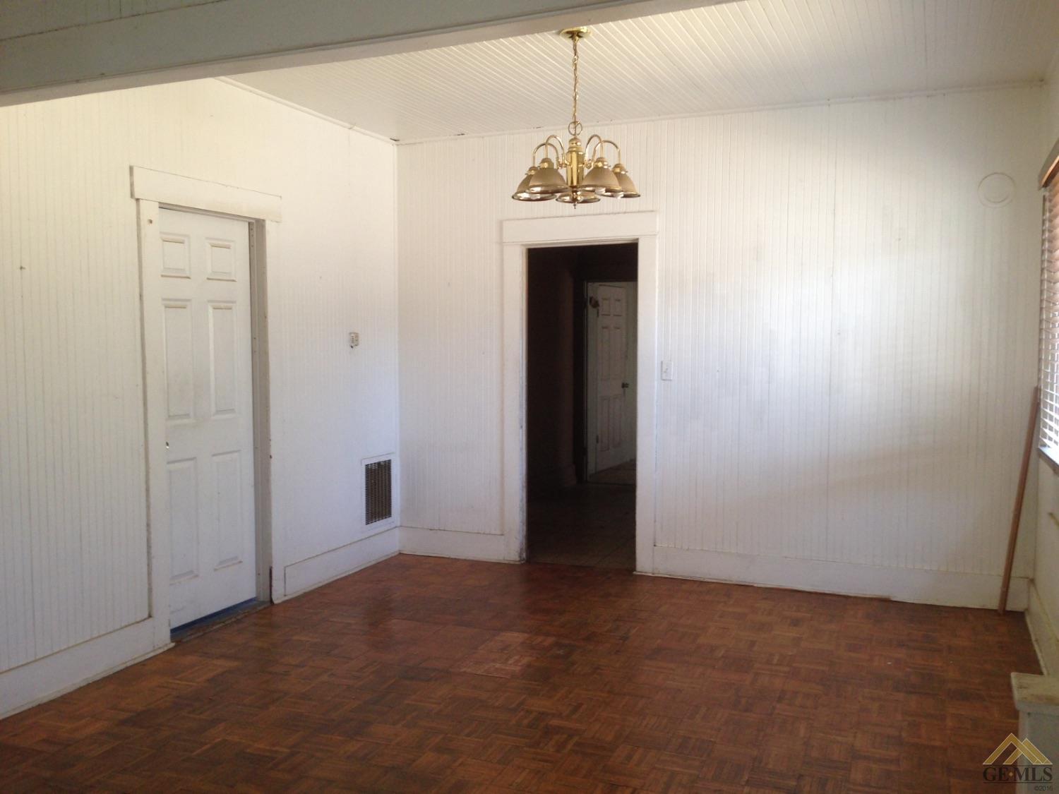 9821 Elmco Ave, Lamont, CA 93241 photo 7