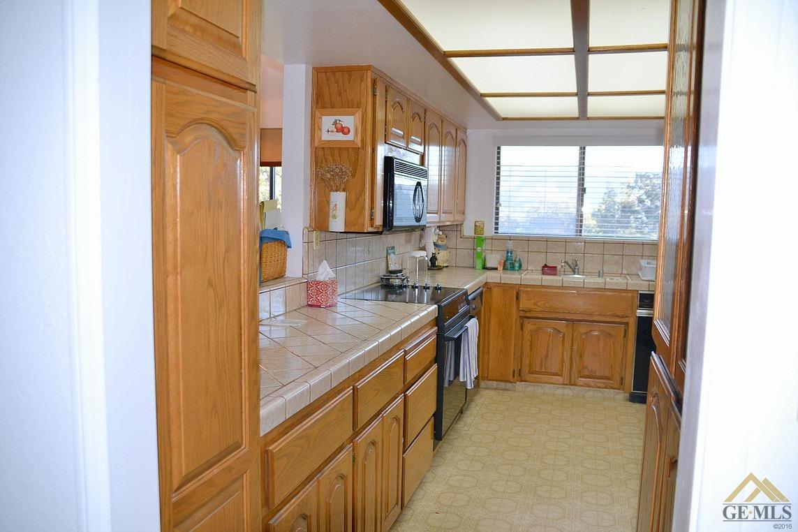 24321 San Juan Dr, Tehachapi, CA 93561 photo 6