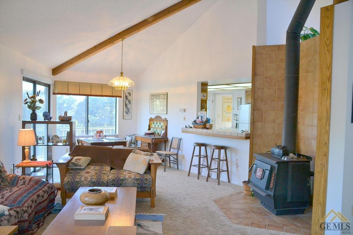 24321 San Juan Dr, Tehachapi, CA 93561 photo 3