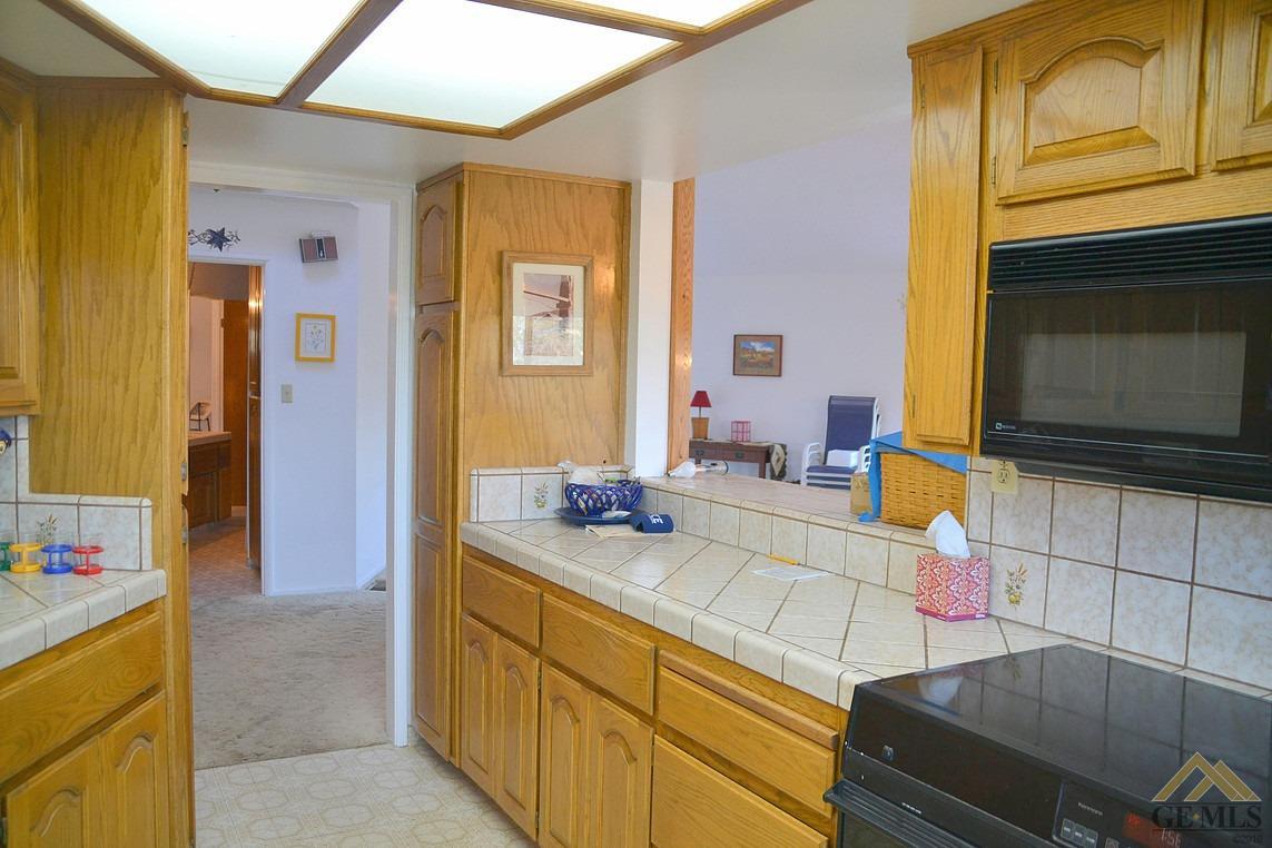 24321 San Juan Dr, Tehachapi, CA 93561 photo 5