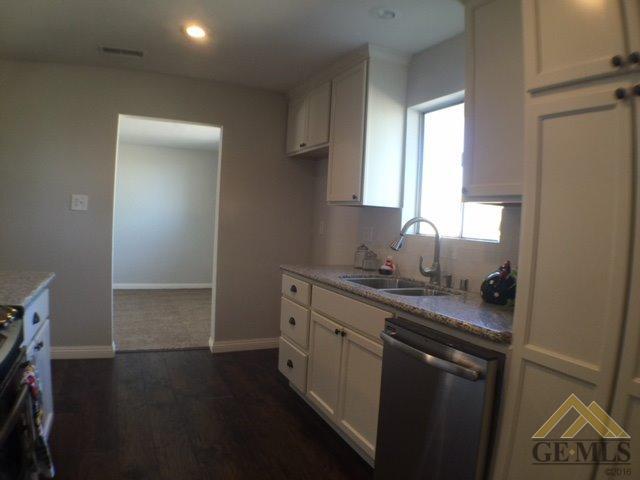 308 Irene St, Taft, CA 93268 photo 11