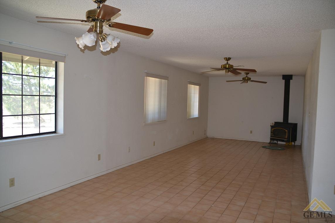 24131 Deertrail Dr, Tehachapi, CA 93561 photo 5