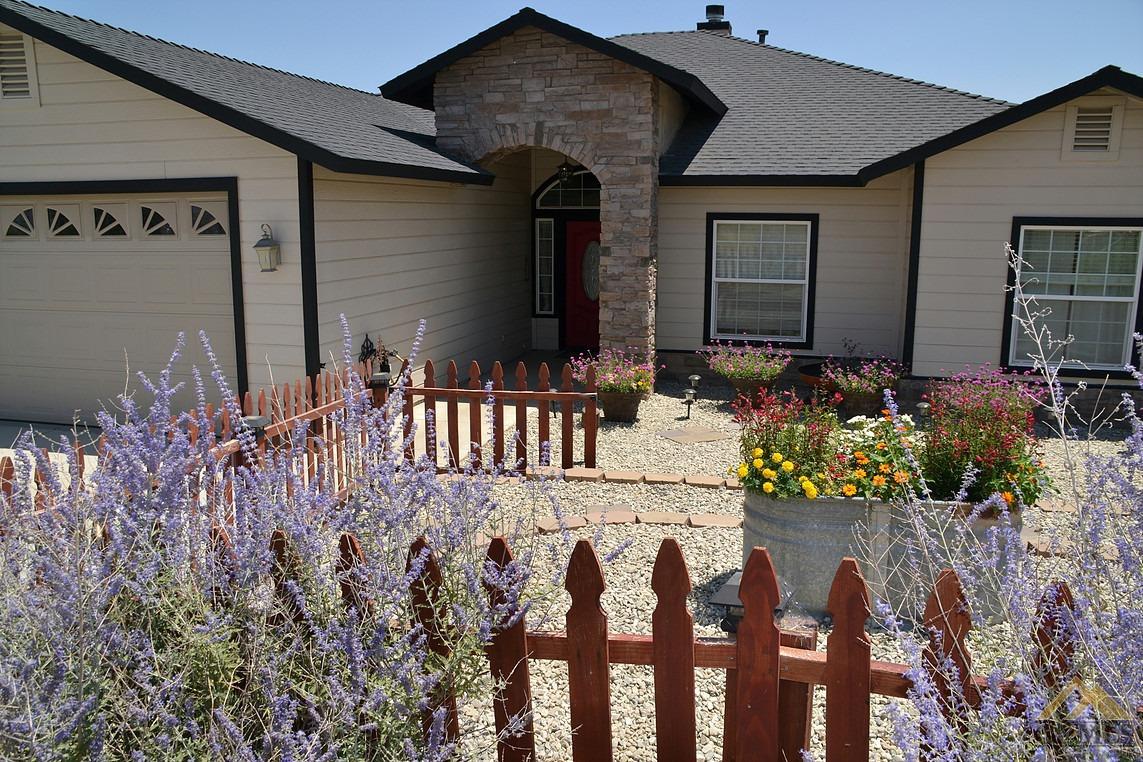 21520 Brook Dr, Tehachapi, CA 93561 photo 1