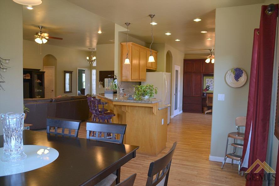 21520 Brook Dr, Tehachapi, CA 93561 photo 5