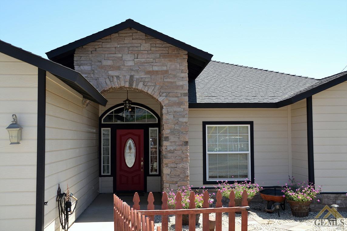 21520 Brook Dr, Tehachapi, CA 93561 photo 2