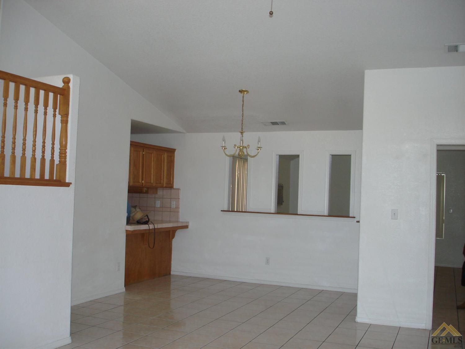2009 5th Dr, Delano, CA 93215 photo 8