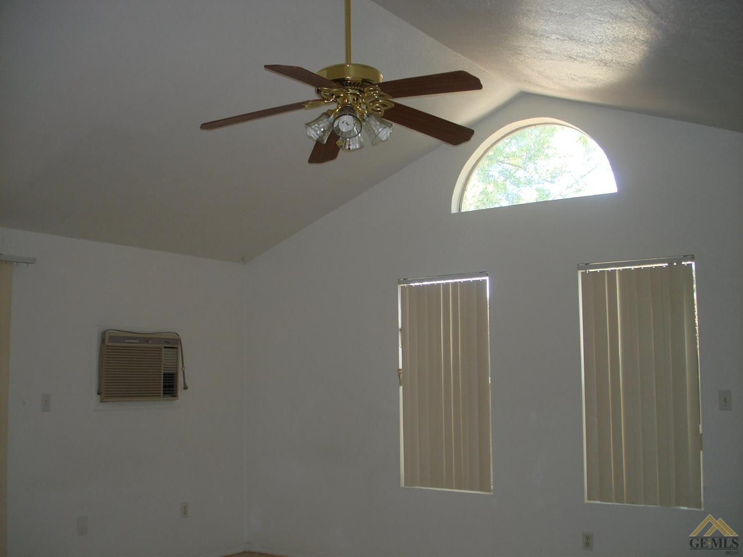 2009 5th Dr, Delano, CA 93215 photo 7
