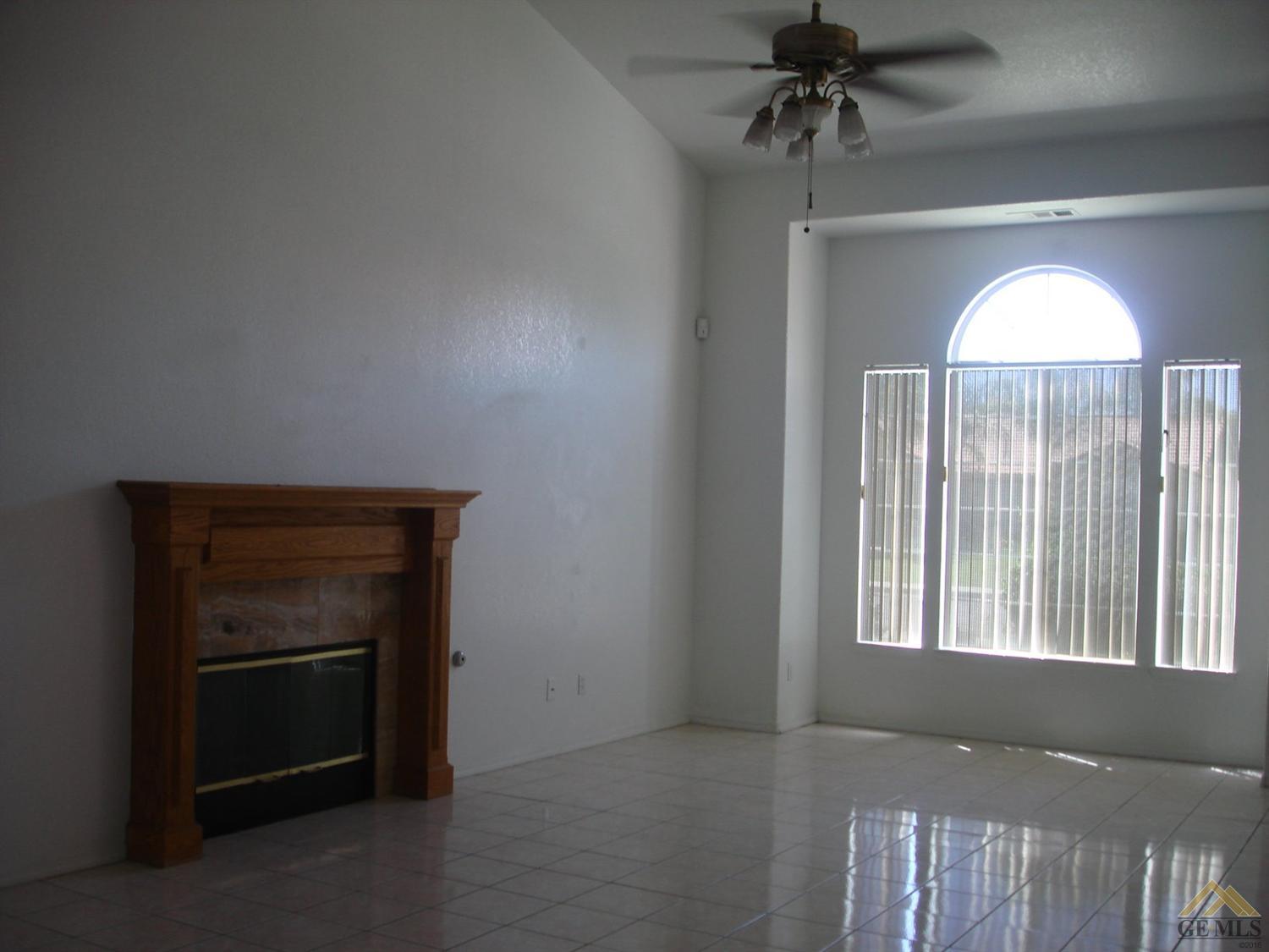 2009 5th Dr, Delano, CA 93215 photo 6