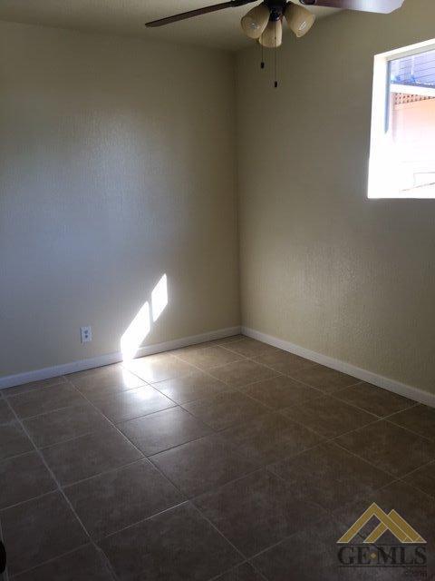310 S 8th St, Taft, CA 93268 photo 6