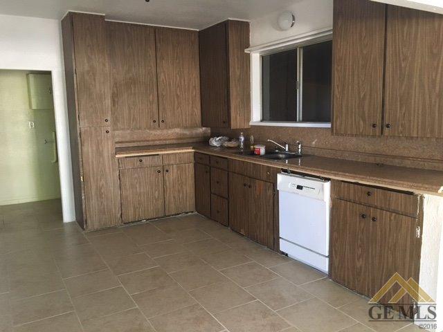 310 S 8th St, Taft, CA 93268 photo 5