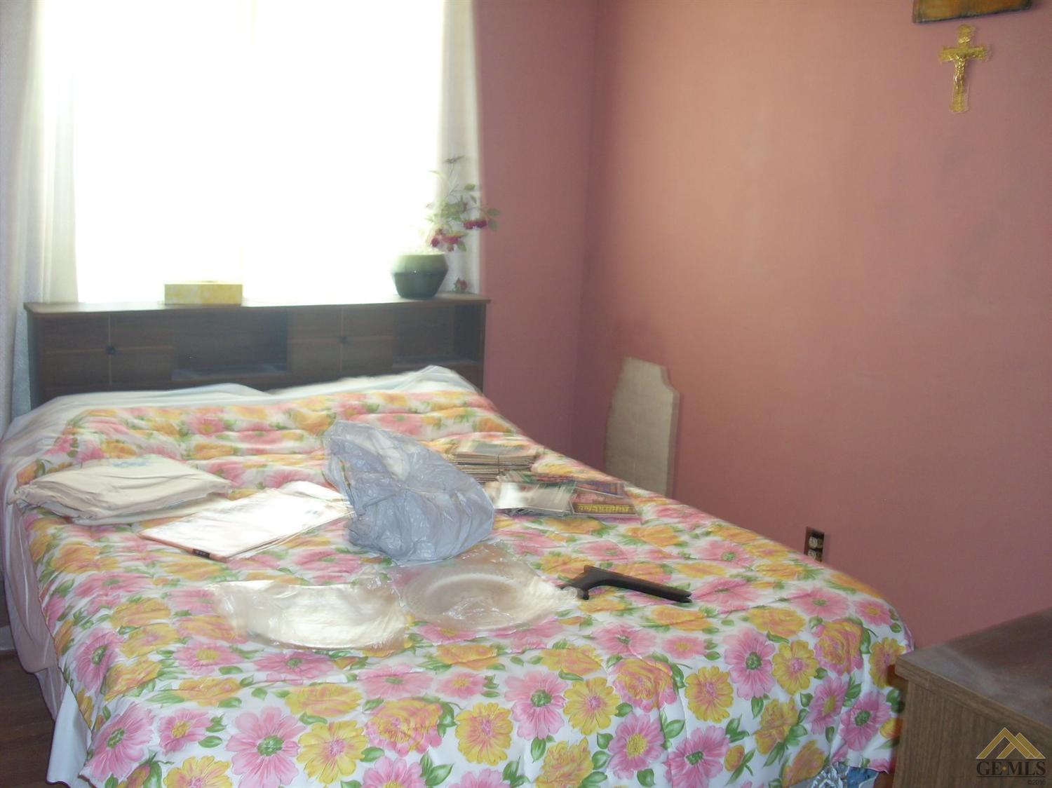208 Pierce St, Taft, CA 93268 photo 8