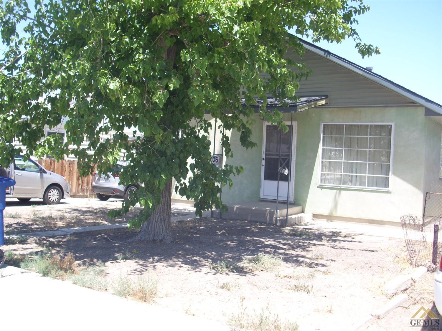 208 Pierce St, Taft, CA 93268 photo 3
