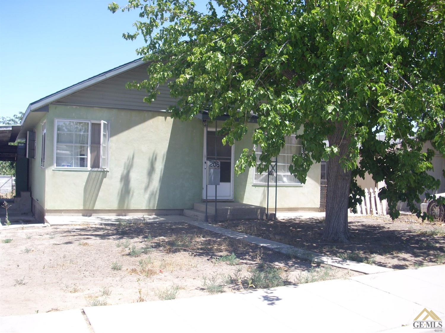 208 Pierce St, Taft, CA 93268 photo 1