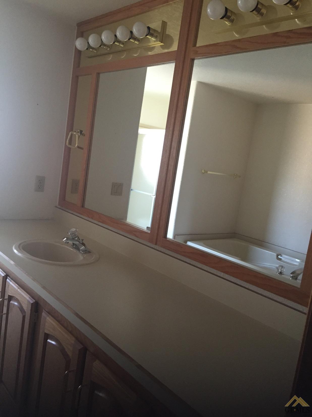 138 Set Ln, Bakersfield, CA 93308 photo 6