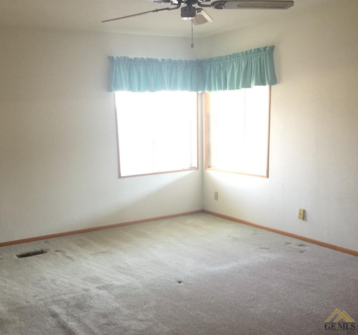 138 Set Ln, Bakersfield, CA 93308 photo 8