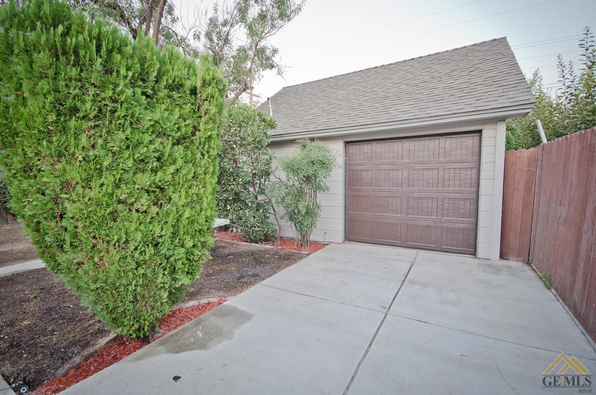 417 B St, Bakersfield, CA 93304 photo 17