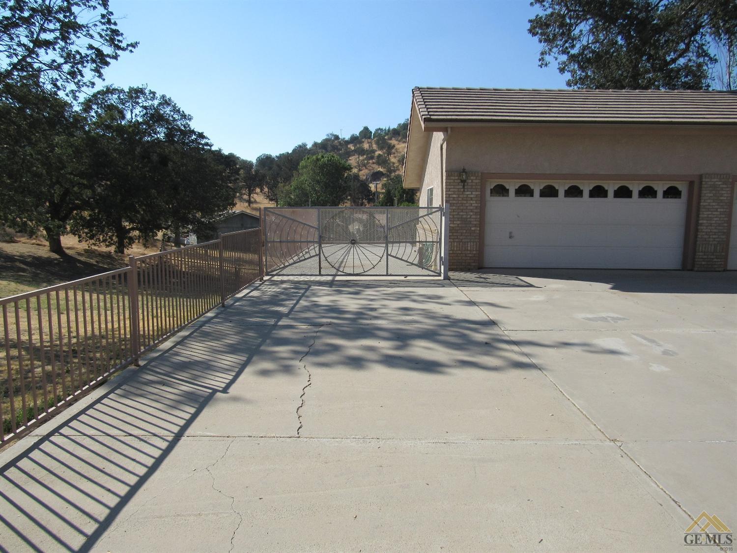 18621 Wingfoot Ct, Tehachapi, CA 93561 photo 2