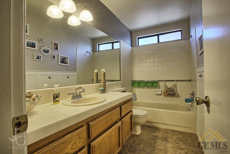 4504 Devlin Ct, Bakersfield, CA 93311 photo 8