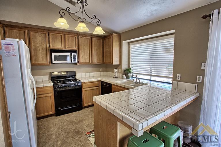 4504 Devlin Ct, Bakersfield, CA 93311 photo 4