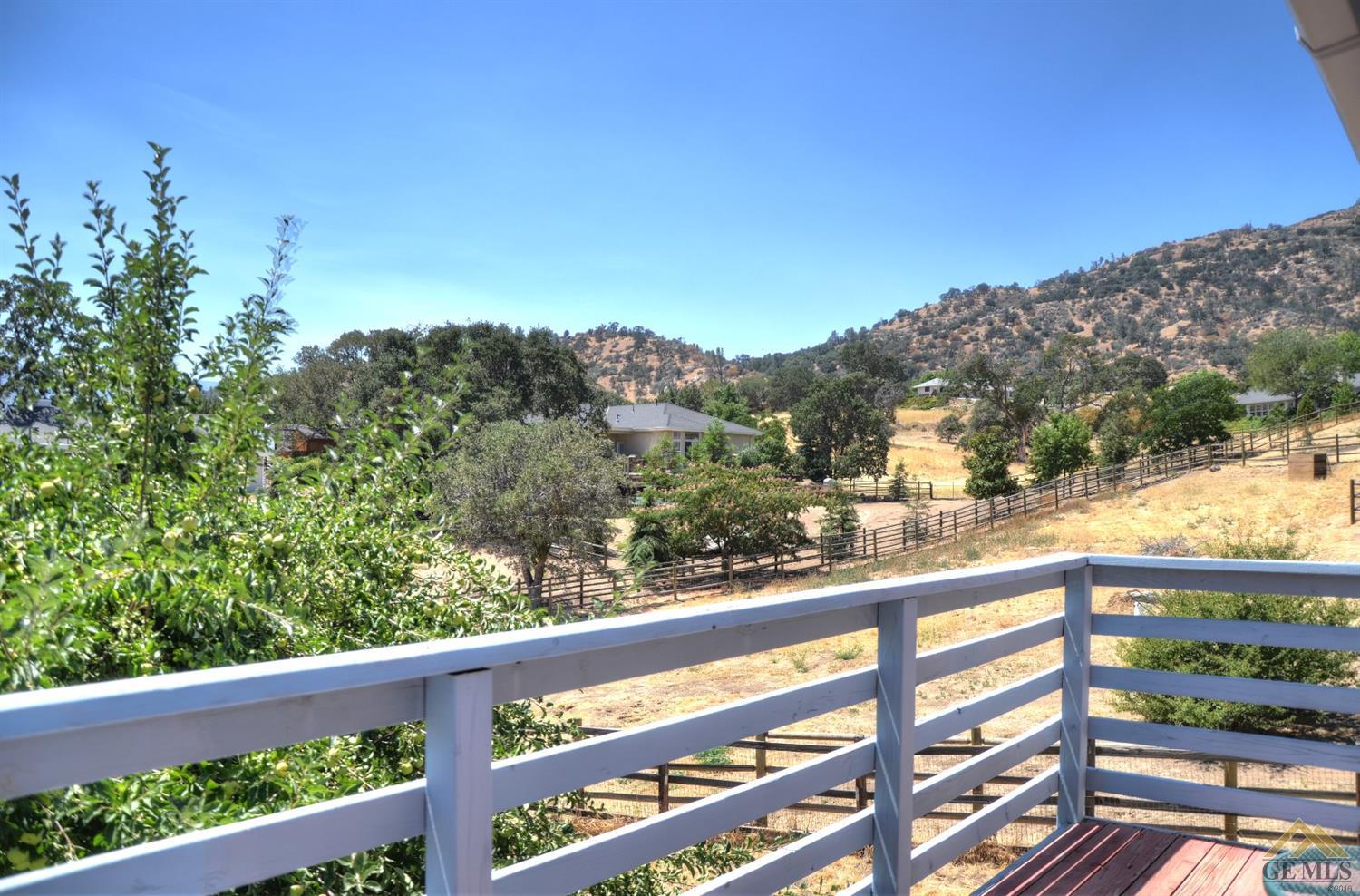 21400 Hacienda Dr, Tehachapi, CA 93561 photo 18