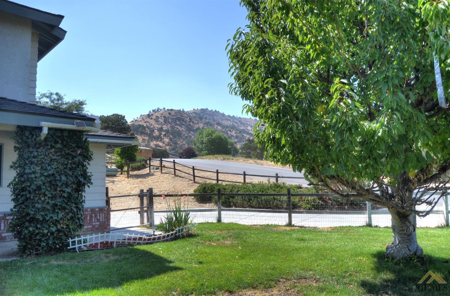 21400 Hacienda Dr, Tehachapi, CA 93561 photo 23