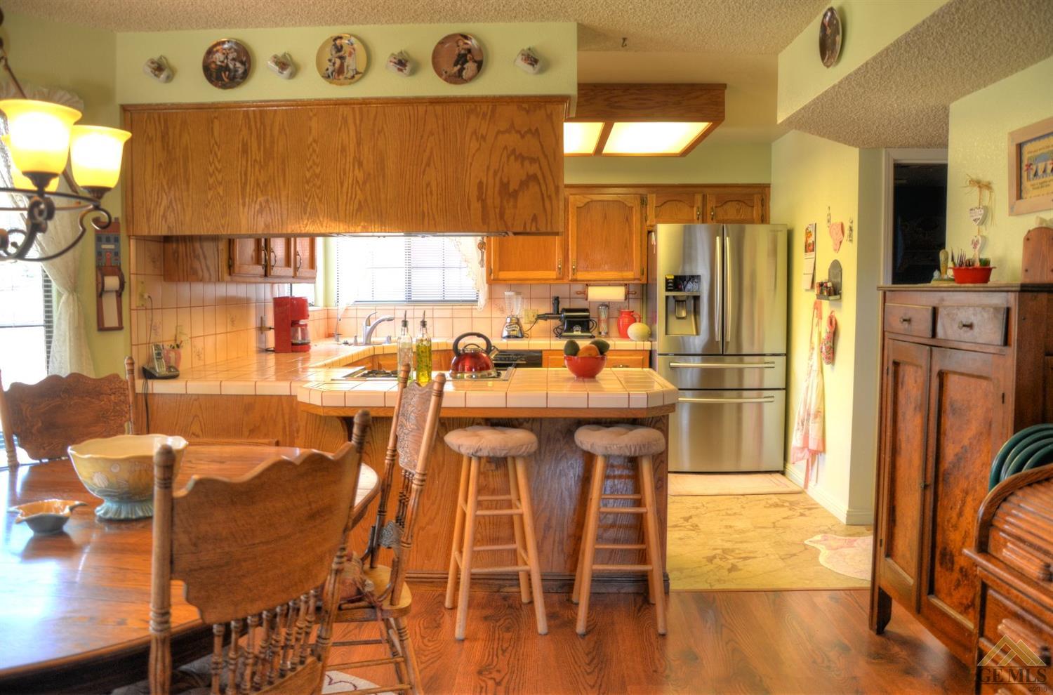 21400 Hacienda Dr, Tehachapi, CA 93561 photo 6