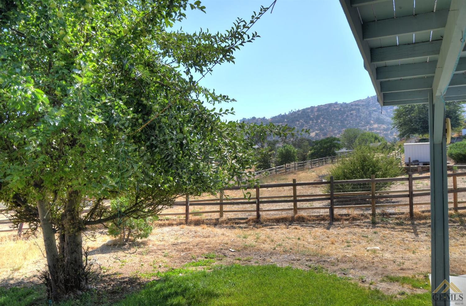 21400 Hacienda Dr, Tehachapi, CA 93561 photo 22