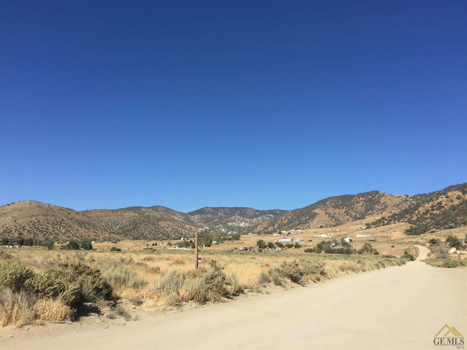 9500 Pine Grove Dr, Tehachapi, CA 93561 photo 2