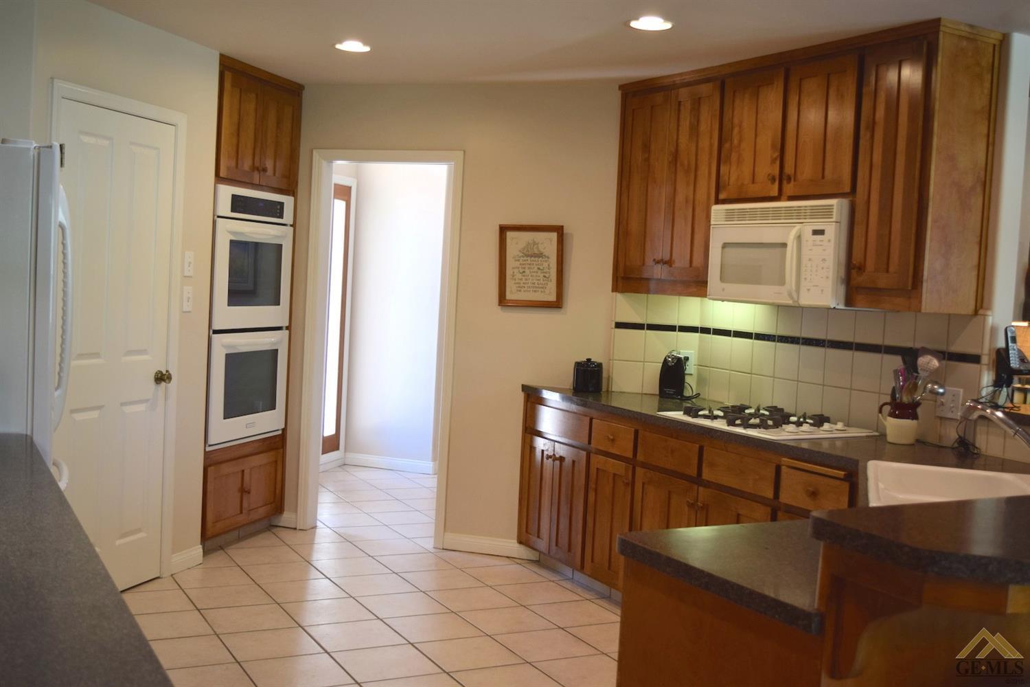 18050 Johnson Rd, Bakersfield, CA 93314 photo 7