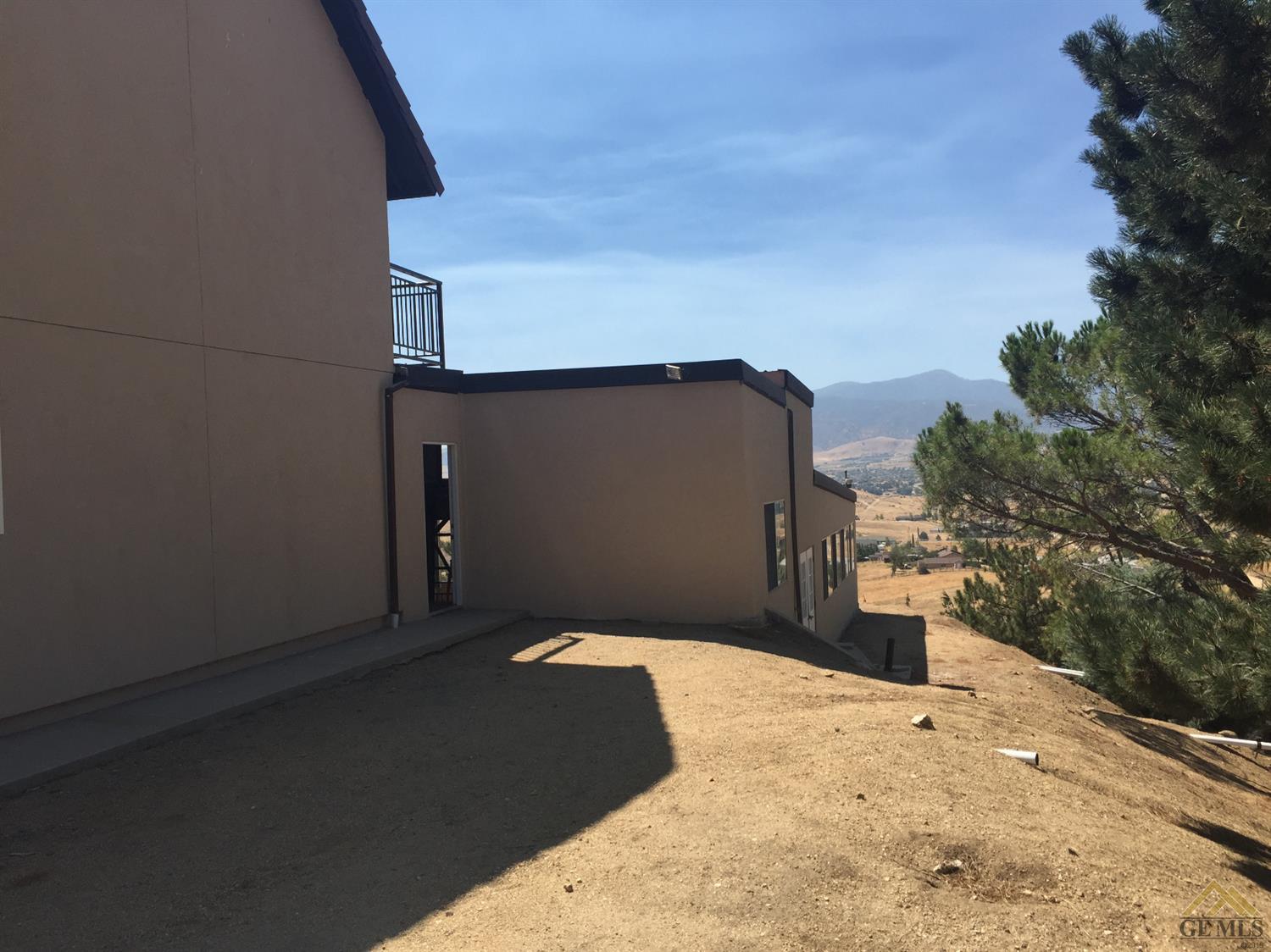 20221 Valley View Dr, Tehachapi, CA 93561 photo 3