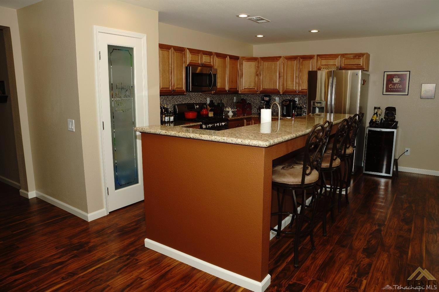 1006 Chris Ln, Tehachapi, CA 93561 photo 3