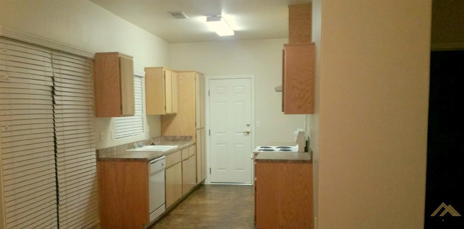 6900 Edgeview Dr, Bakersfield, CA 93306 photo 4