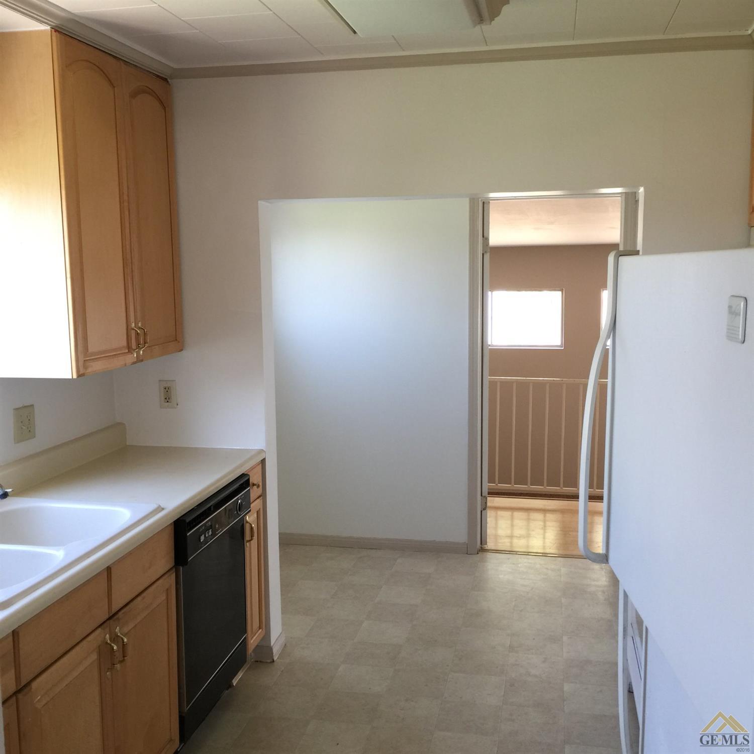 514 Fillmore St, Taft, CA 93268 photo 7