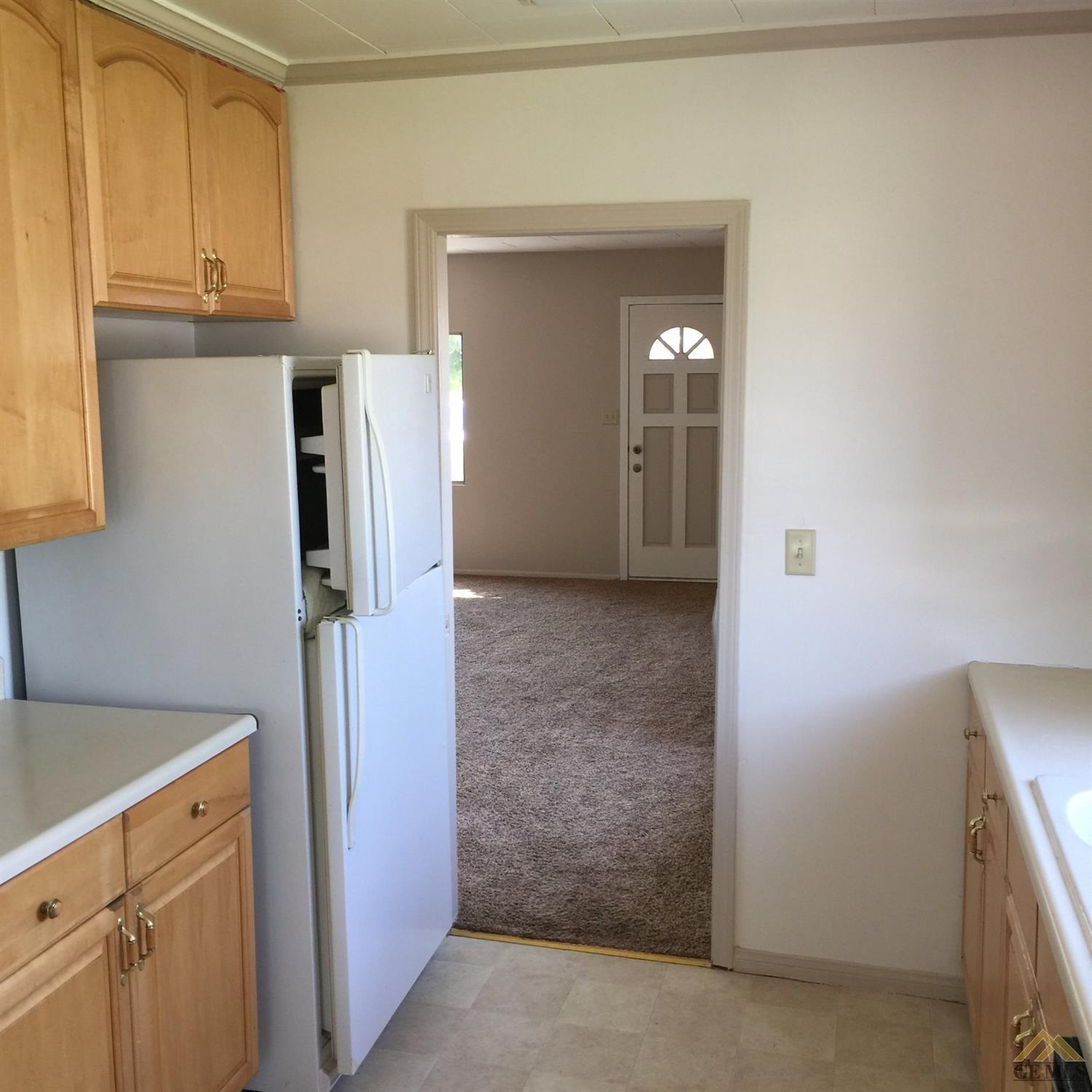 514 Fillmore St, Taft, CA 93268 photo 8