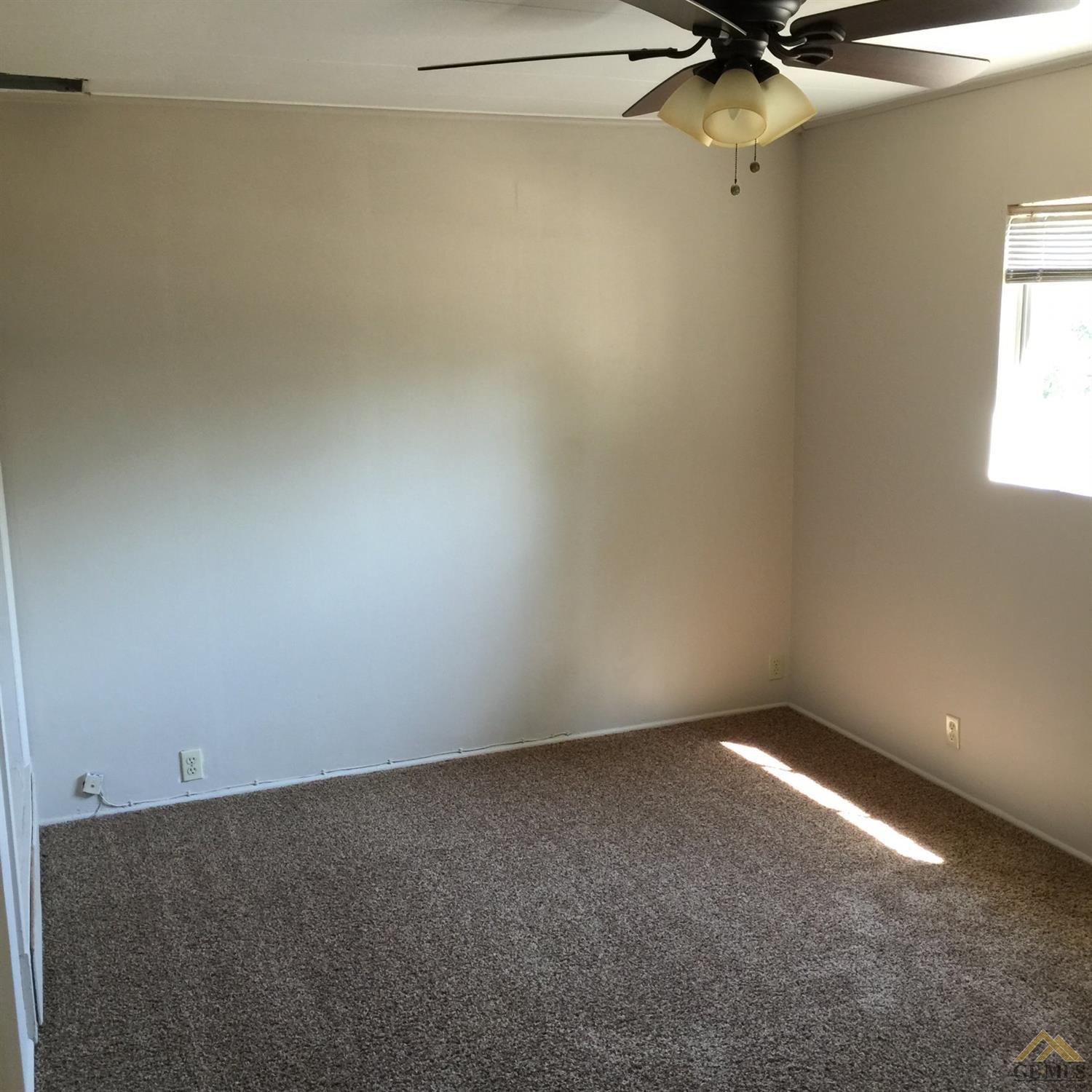 514 Fillmore St, Taft, CA 93268 photo 4