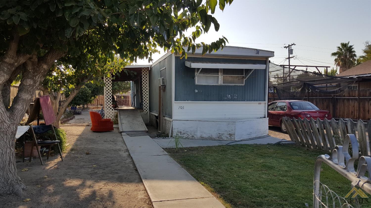 703 Harrison St, Taft, CA 93268 photo 1