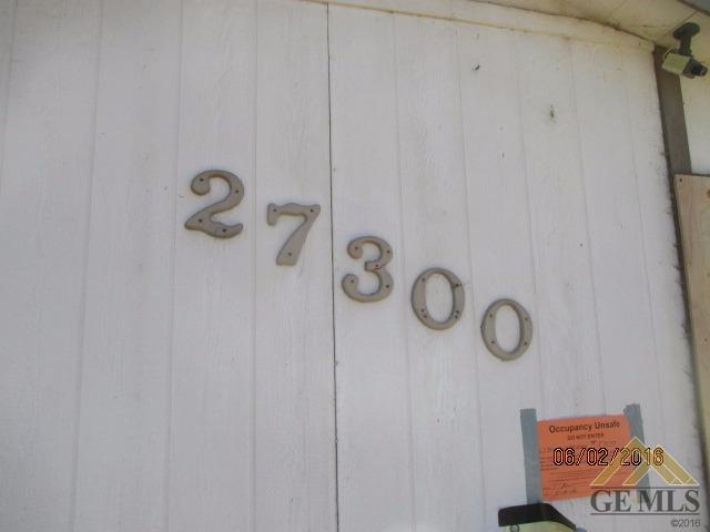 27300 Buckpasser Dr, Tehachapi, CA 93561 photo 2