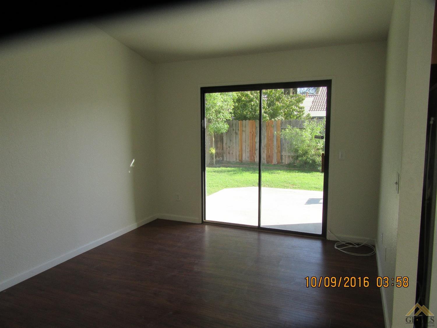 703 Fairview Rd, Bakersfield, CA 93307 photo 4