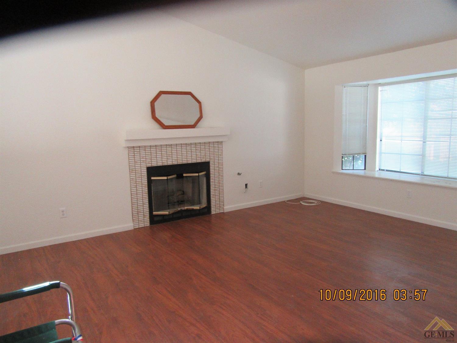 703 Fairview Rd, Bakersfield, CA 93307 photo 3