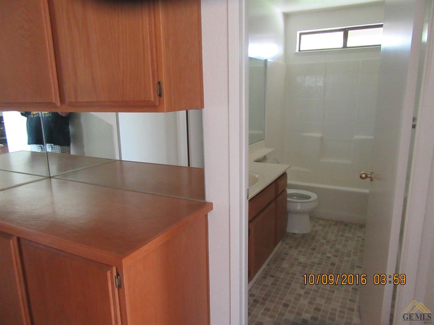 703 Fairview Rd, Bakersfield, CA 93307 photo 5