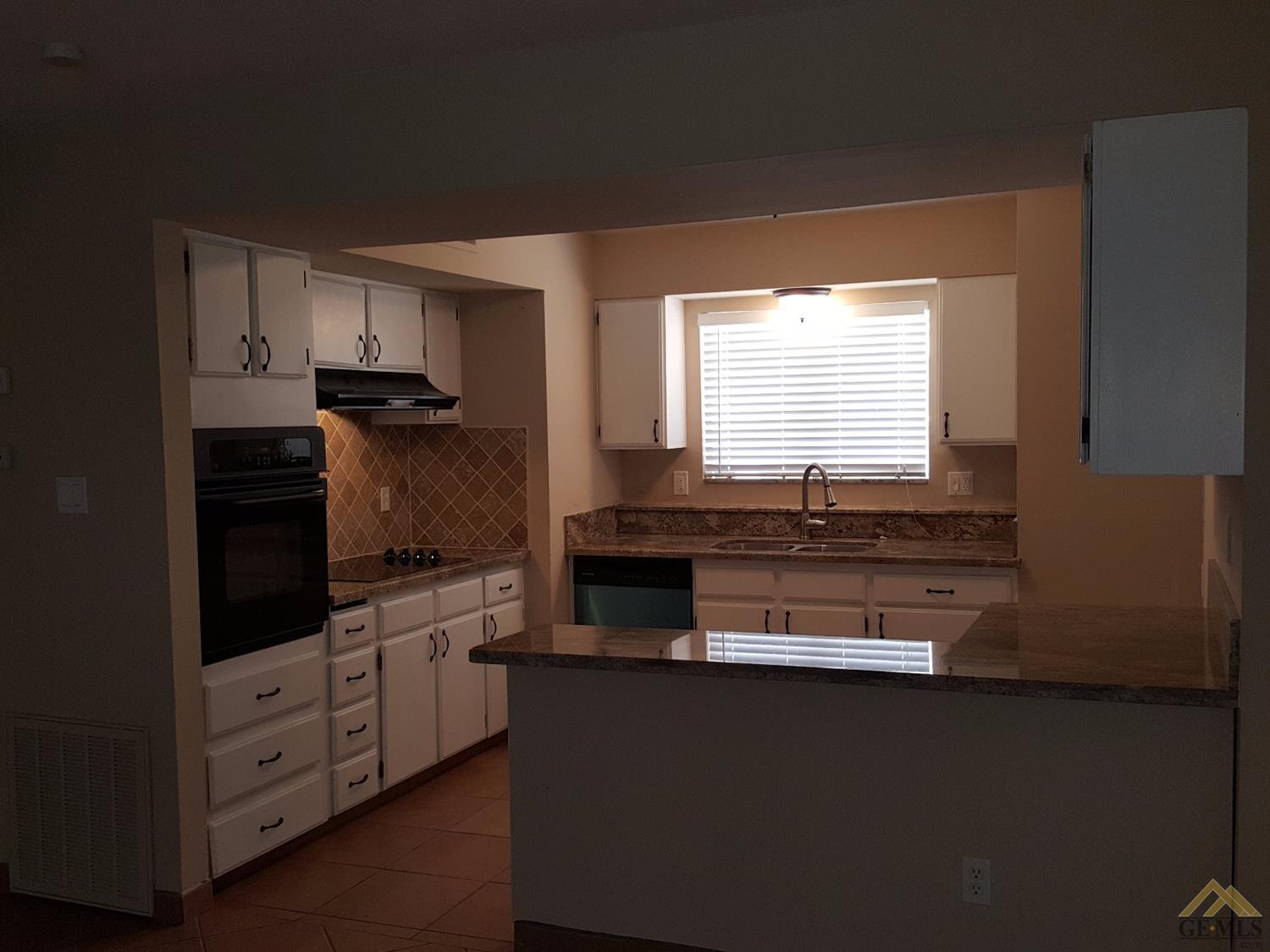 4409 Thatch Ave, Bakersfield, CA 93313 photo 4