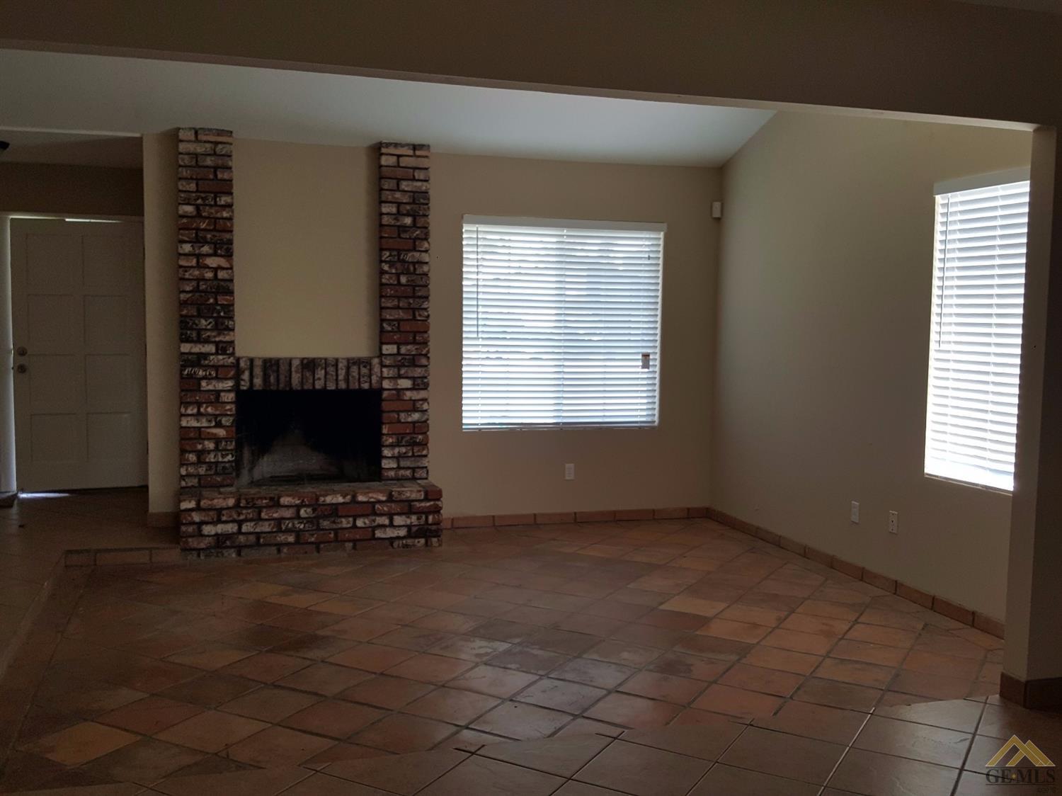4409 Thatch Ave, Bakersfield, CA 93313 photo 2