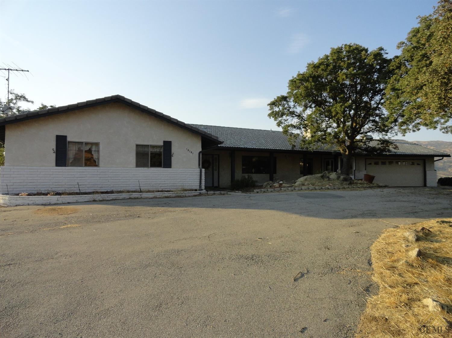 19191 Mustang Dr, Tehachapi, CA 93561 photo 1